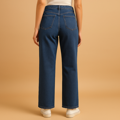 Women’s casual high waisted loose fit jeans in classic denim blue with a relaxed silhouette, perfect for everyday outfits and modern casual style.