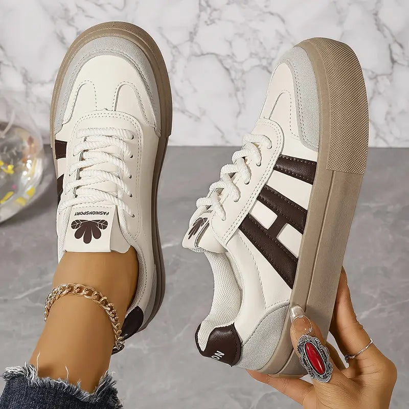 Retro Inspired Women's Platform Trainers Contrast Details