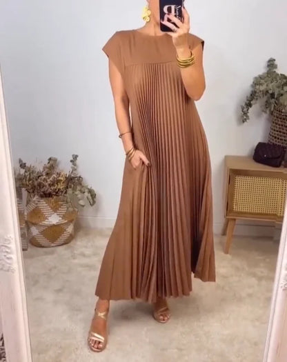 Elegant Ladies Long Pleated Evening Dress