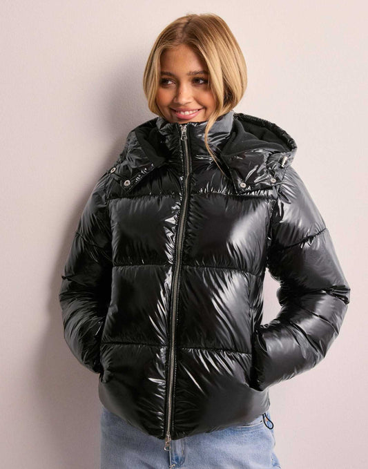 Women's Puffer Jacket Hooded Zip Closure Ribbed Cuffs - VibreMode