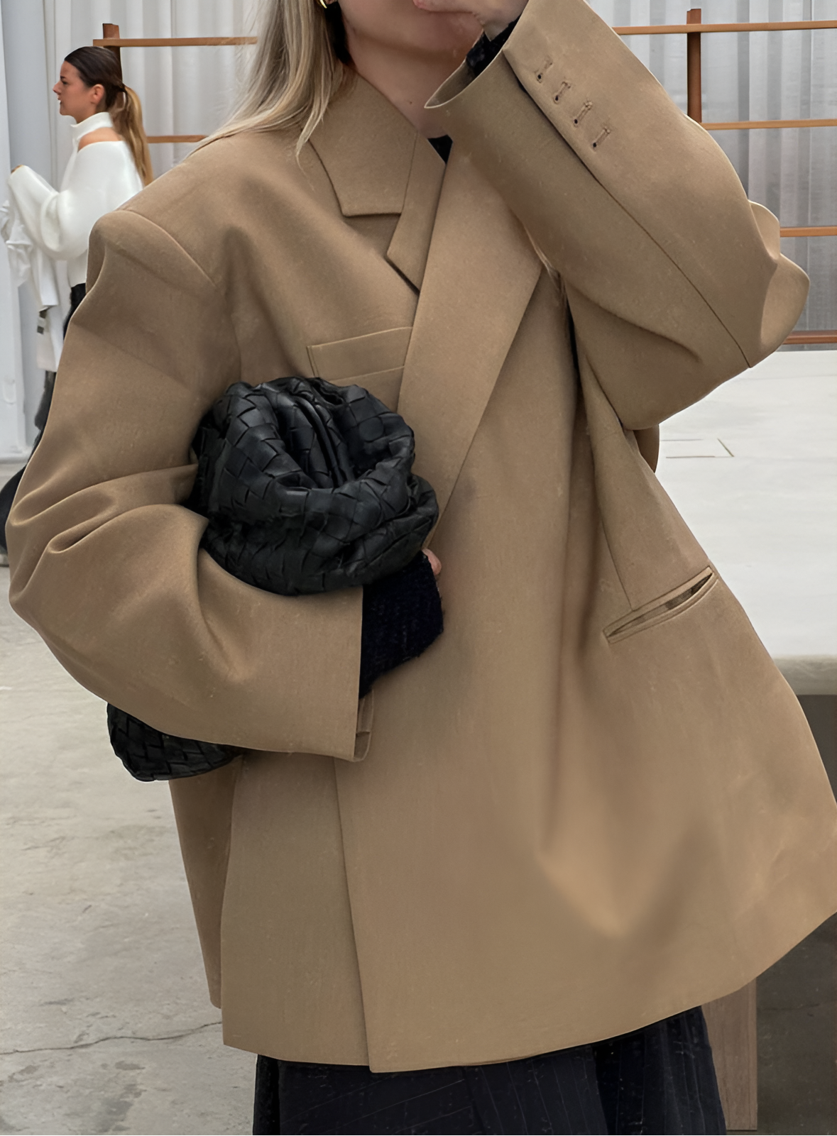 Women's Single Button Notched Lapel Jacket - VibreMode