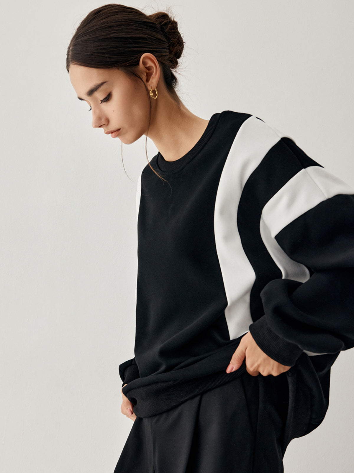 Women's Round Neck Sweater Stripe Sleeves