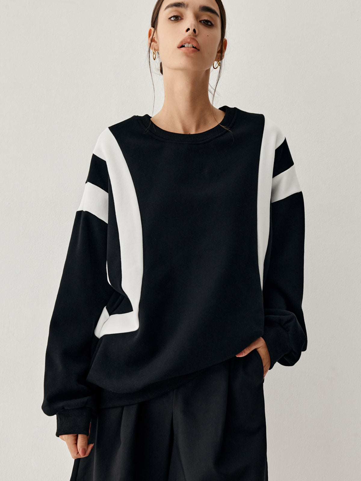 Women's Round Neck Sweater Stripe Sleeves