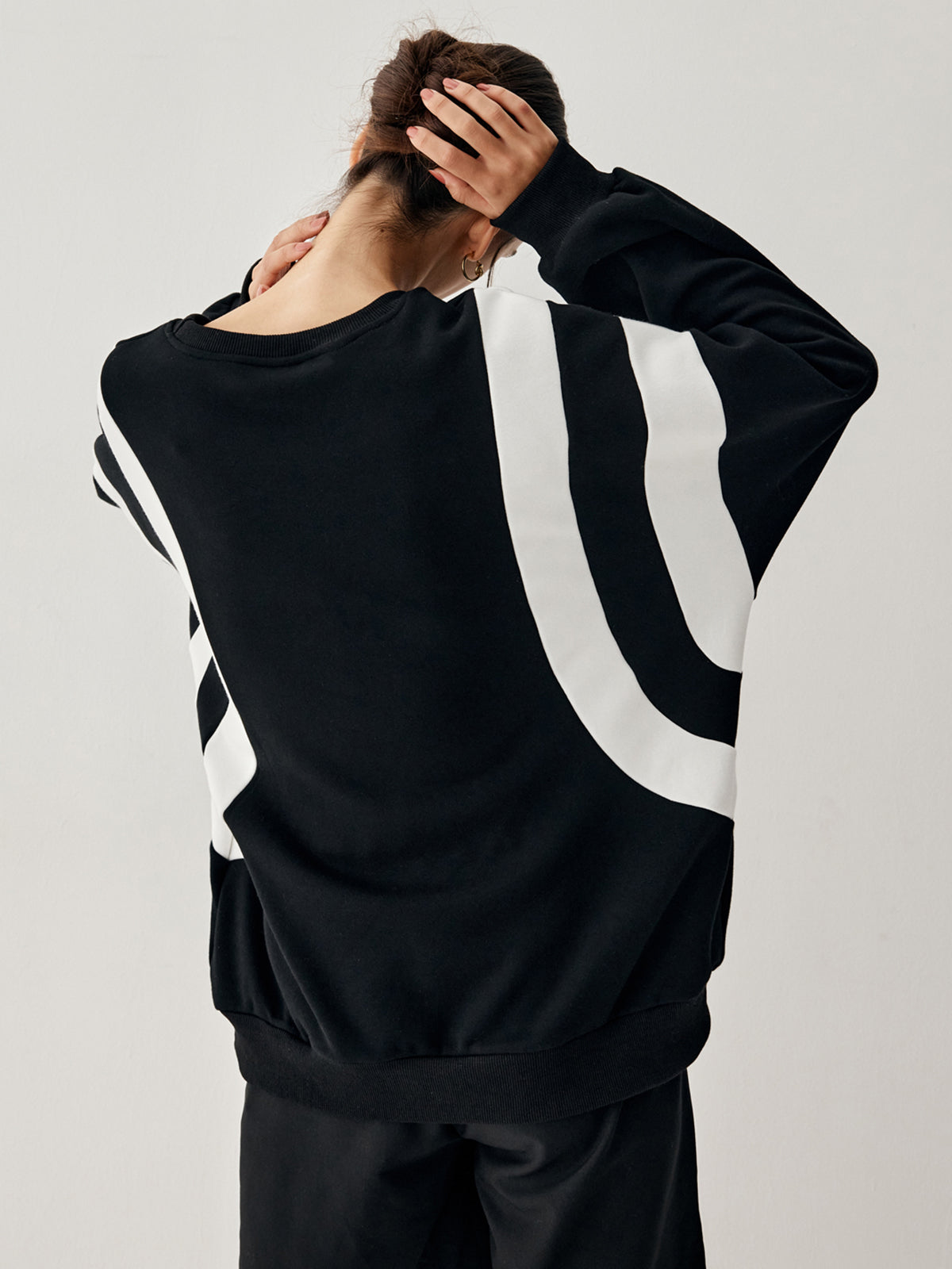 Women's Round Neck Sweater Stripe Sleeves