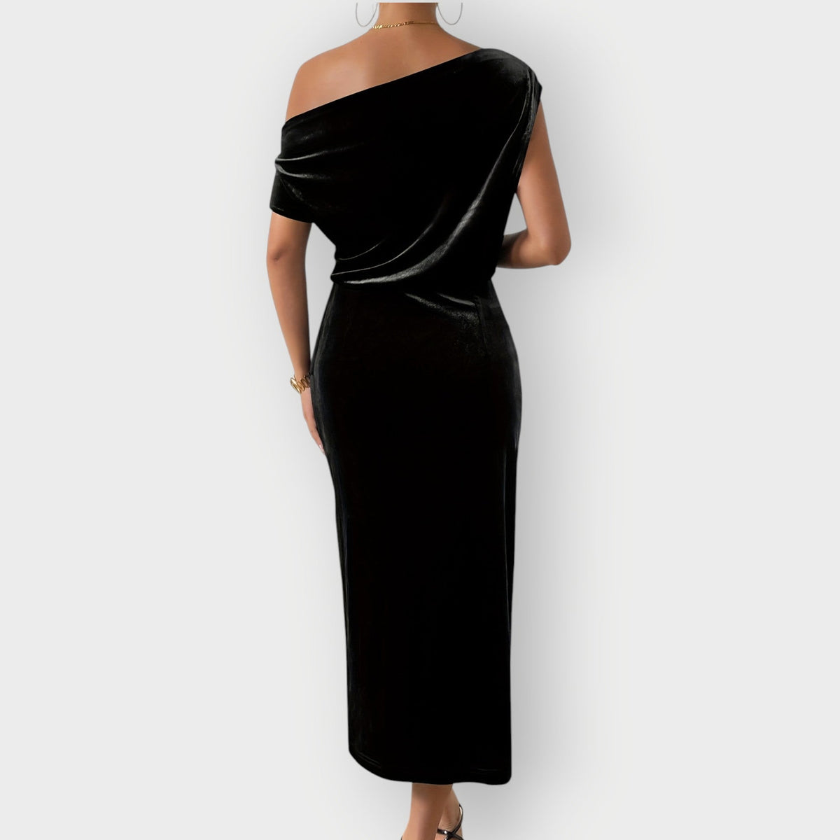 Chic Cold Shoulder Knee Length Dress