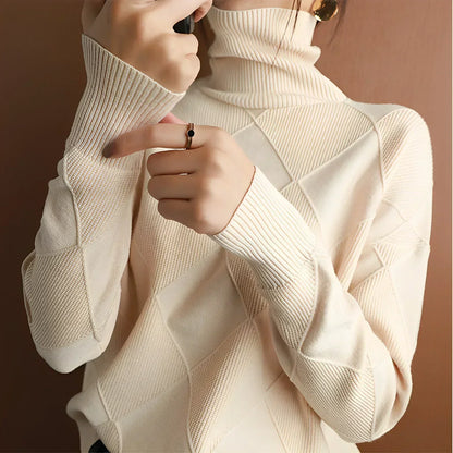 Soft Women's Cable Knit Turtleneck Sweater - VibreMode