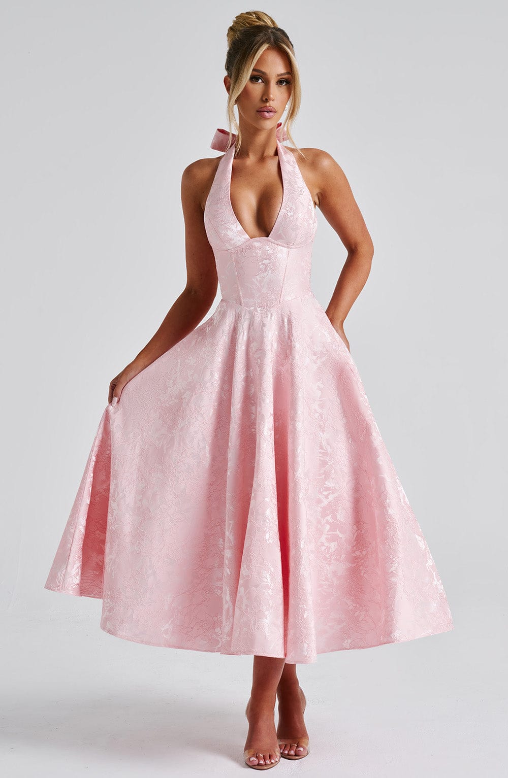 Elegant Ladies Formal Halter Dress - VibreMode