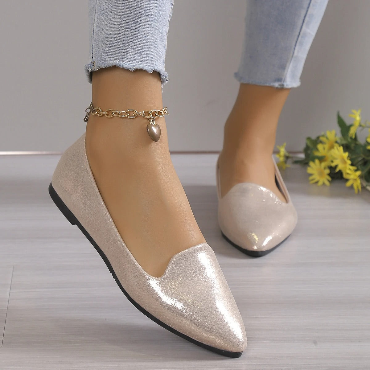 Chic Ladies Low Heel Pumps - VibreMode