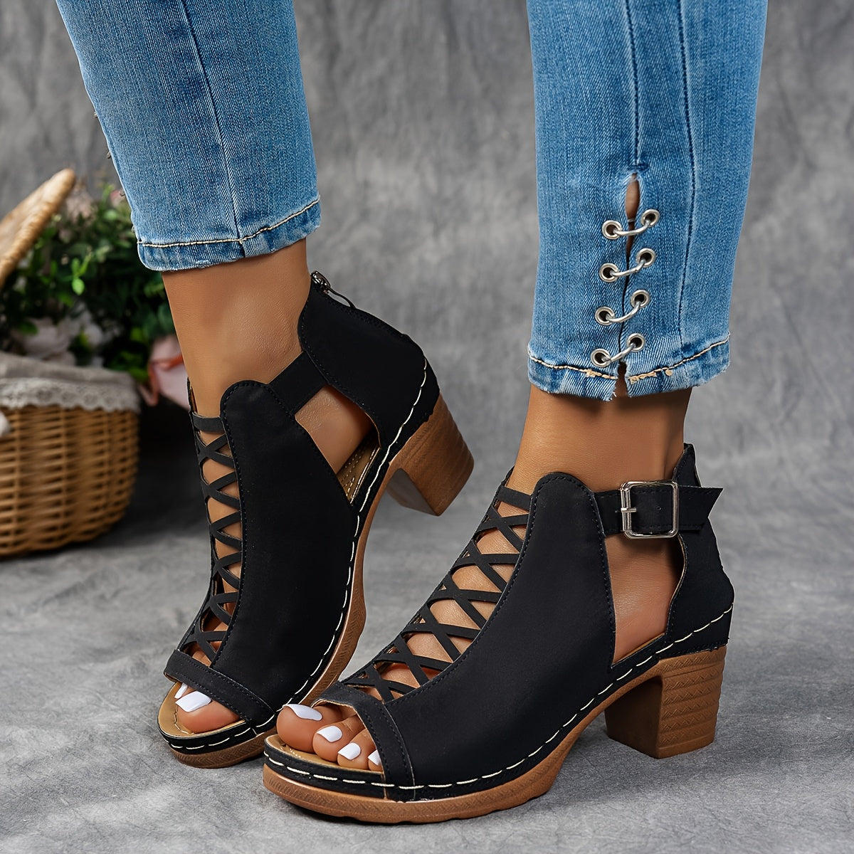 Comfortable Women's Padded Slide Sandals