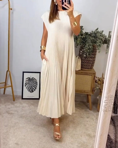 Elegant Ladies Long Pleated Evening Dress