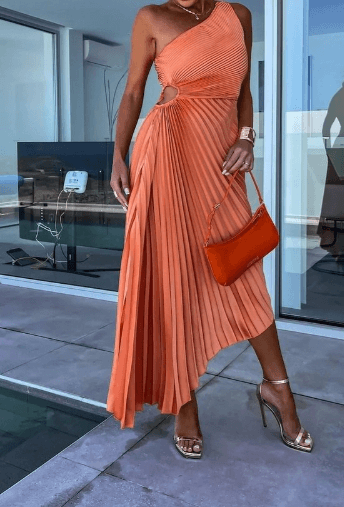 Elegant Ladies Off Shoulder Flowy Maxi Dress