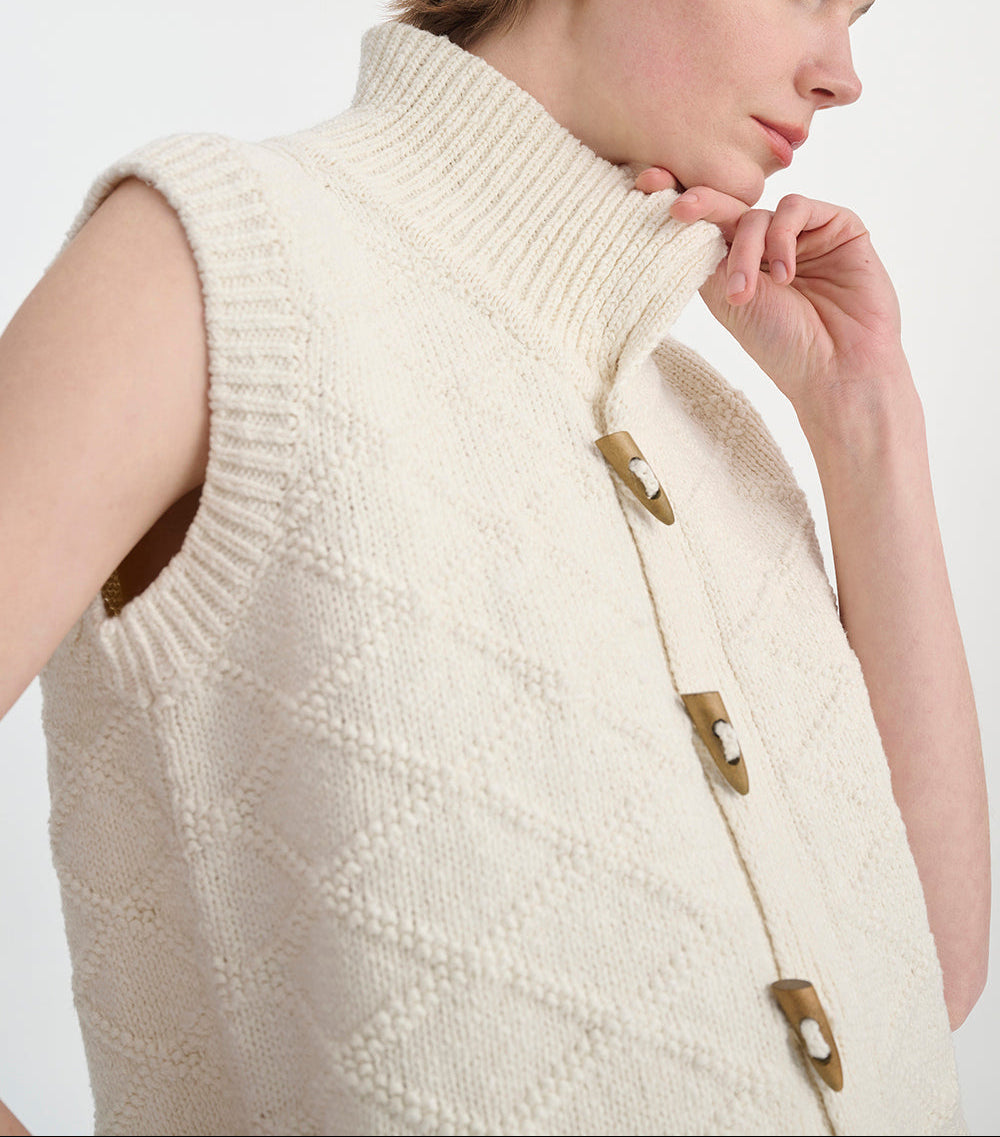 Women's Button Front Sweater Vest - VibreMode