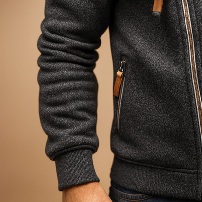 Warm hooded zip vest for men with practical pockets and a modern design, ideal for casual and semi-formal wear in autumn and winter.