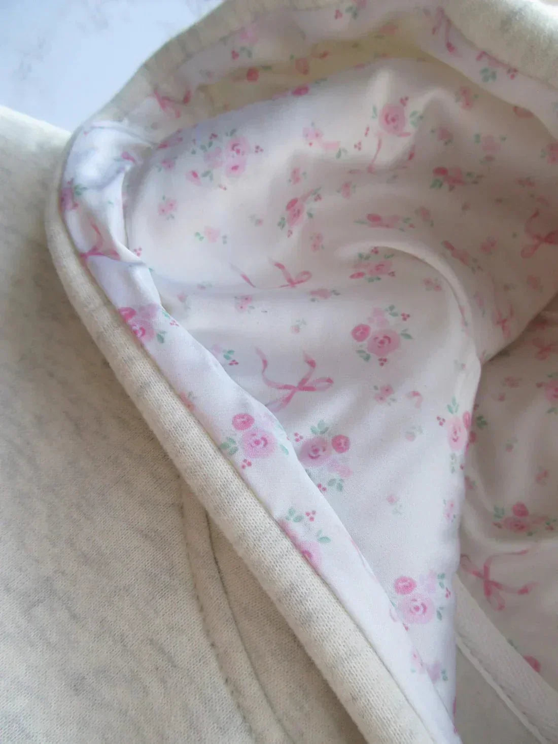 Fashionable Hoodie with Chic Bow Accent