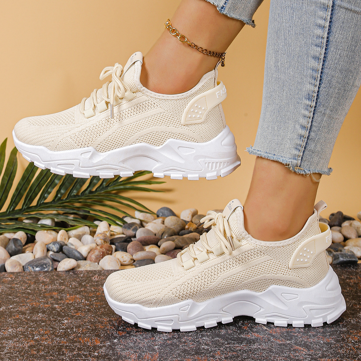 Women's Thick Knit Athletic Shoes - VibreMode