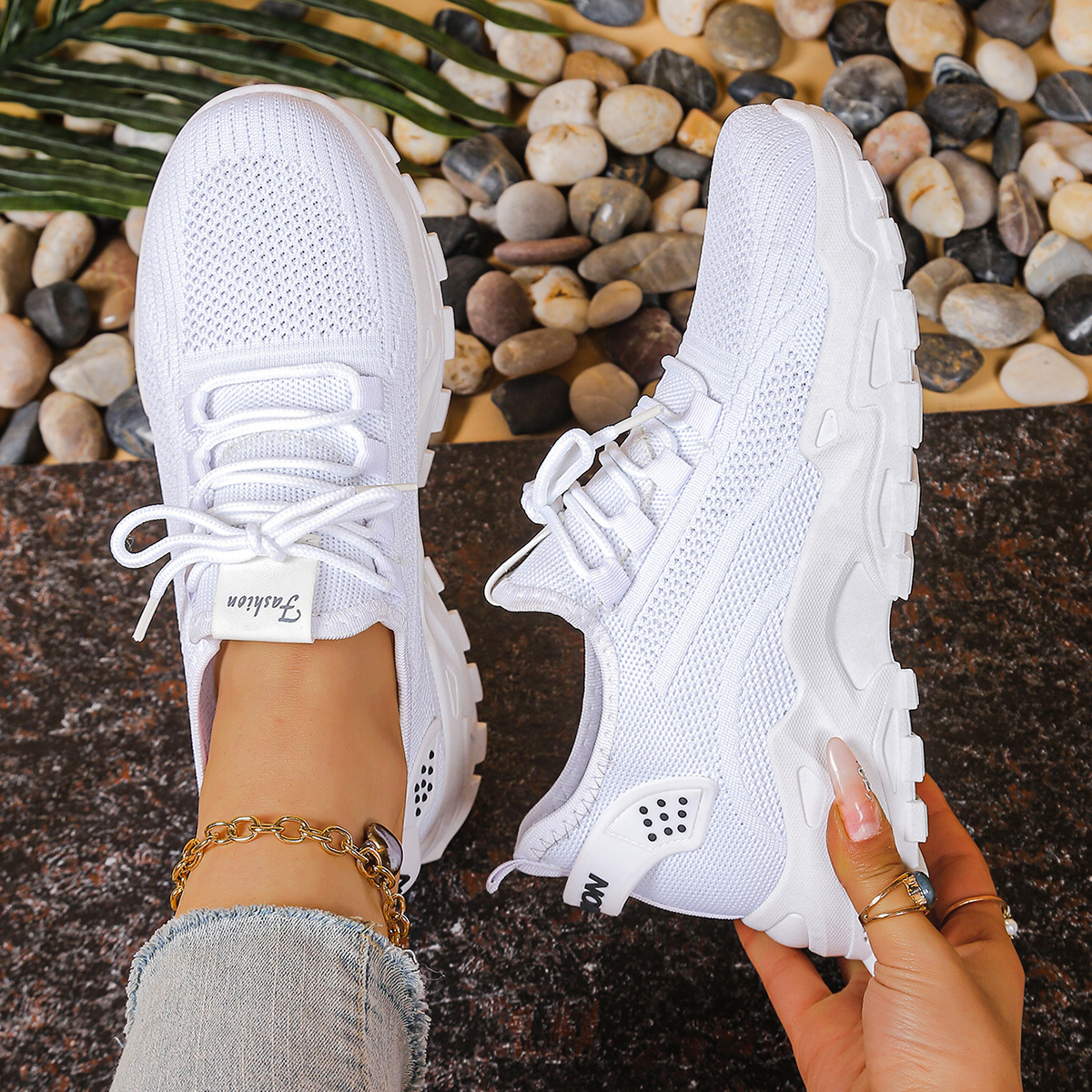 Women's Thick Knit Athletic Shoes