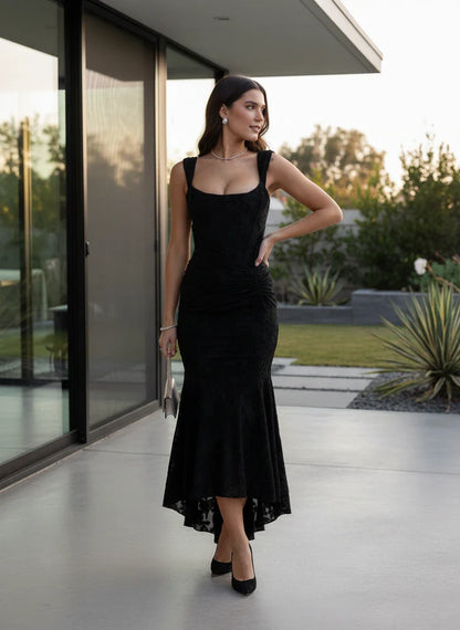 Bodycon Neckline Black Midi Dress - VibreMode