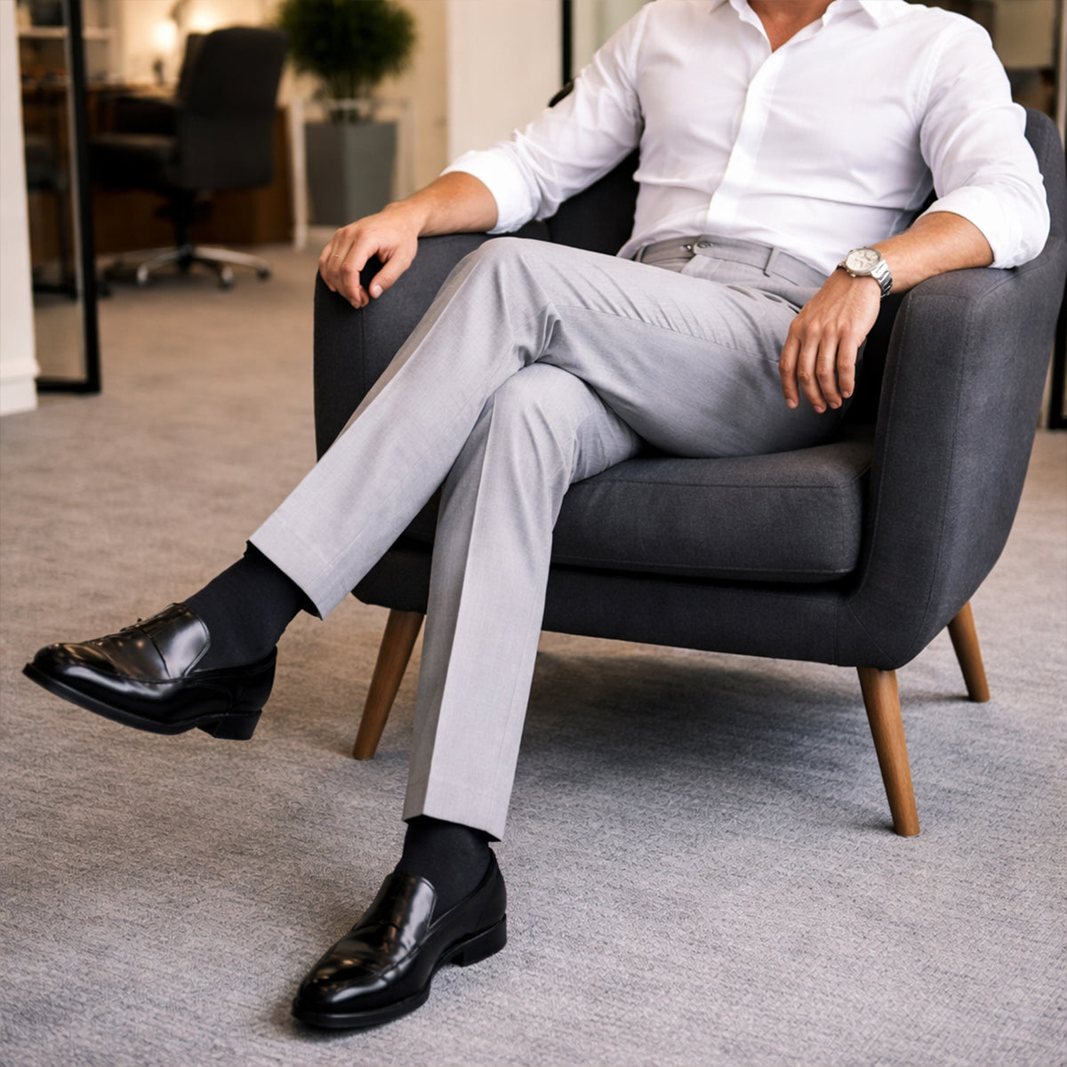 Men's Classic Pleated Tailored Pants