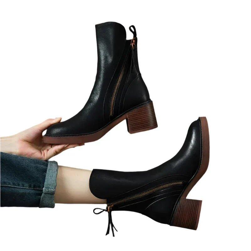 Elegant Women's Boots Black Leather - VibreMode