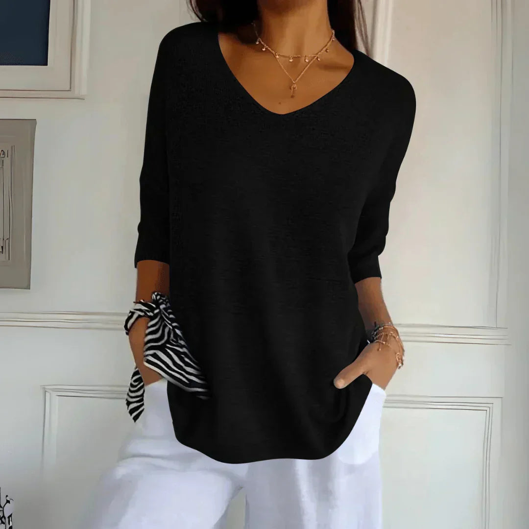Women's V-Neck Knit Shirt Three-Quarter Sleeve Relaxed Fit