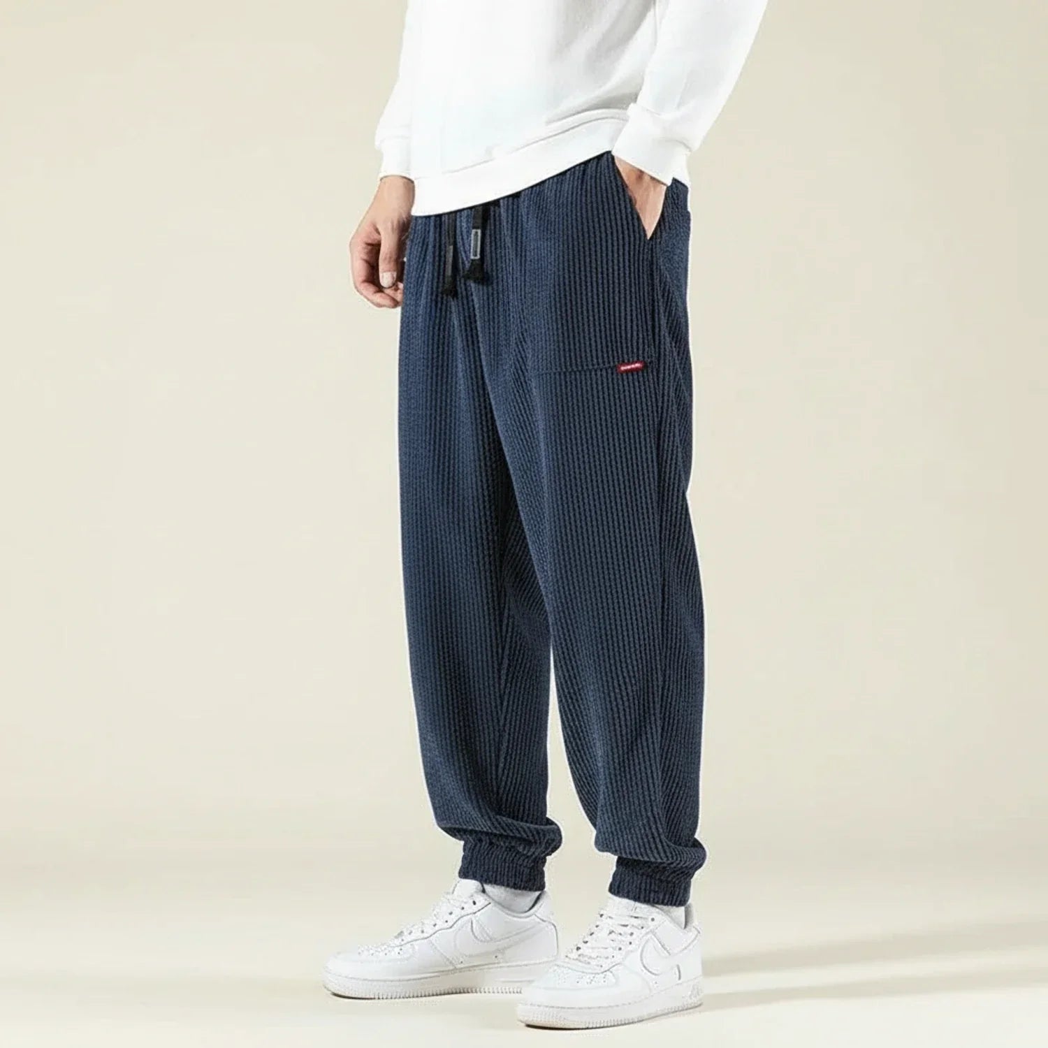 Comfortable Men's Lightweight Jogger Pants - VibreMode