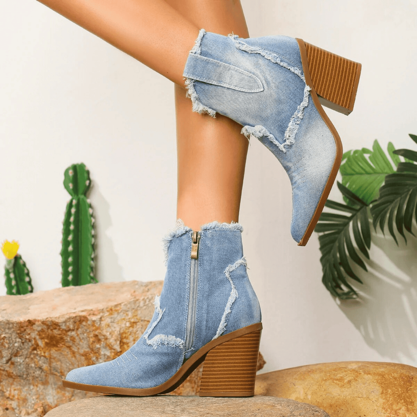 Women's Boots Exposed Edge Detailing - VibreMode