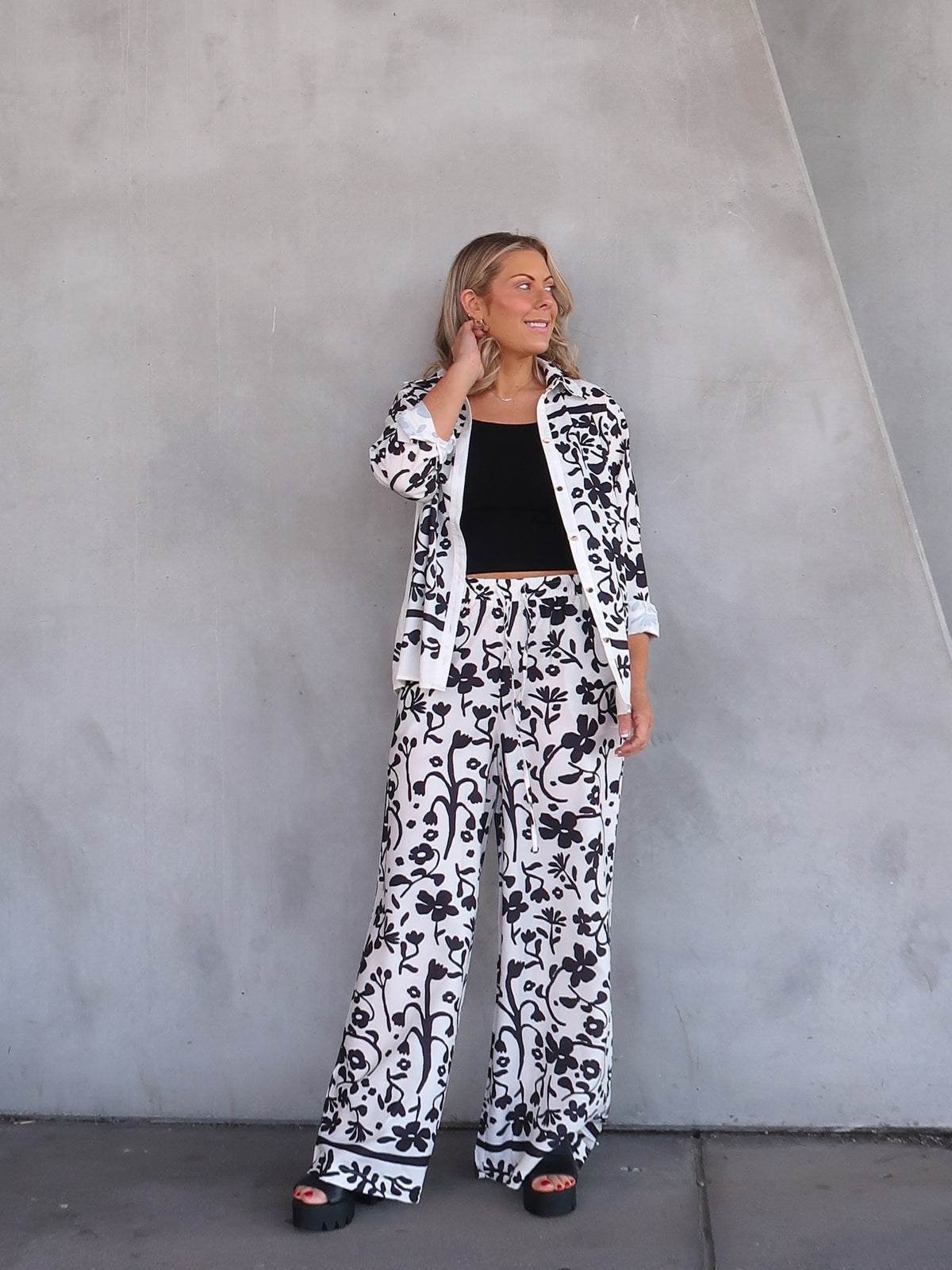 Image of Natalie | Women's High-Waisted Floral Print Wide Leg Pants