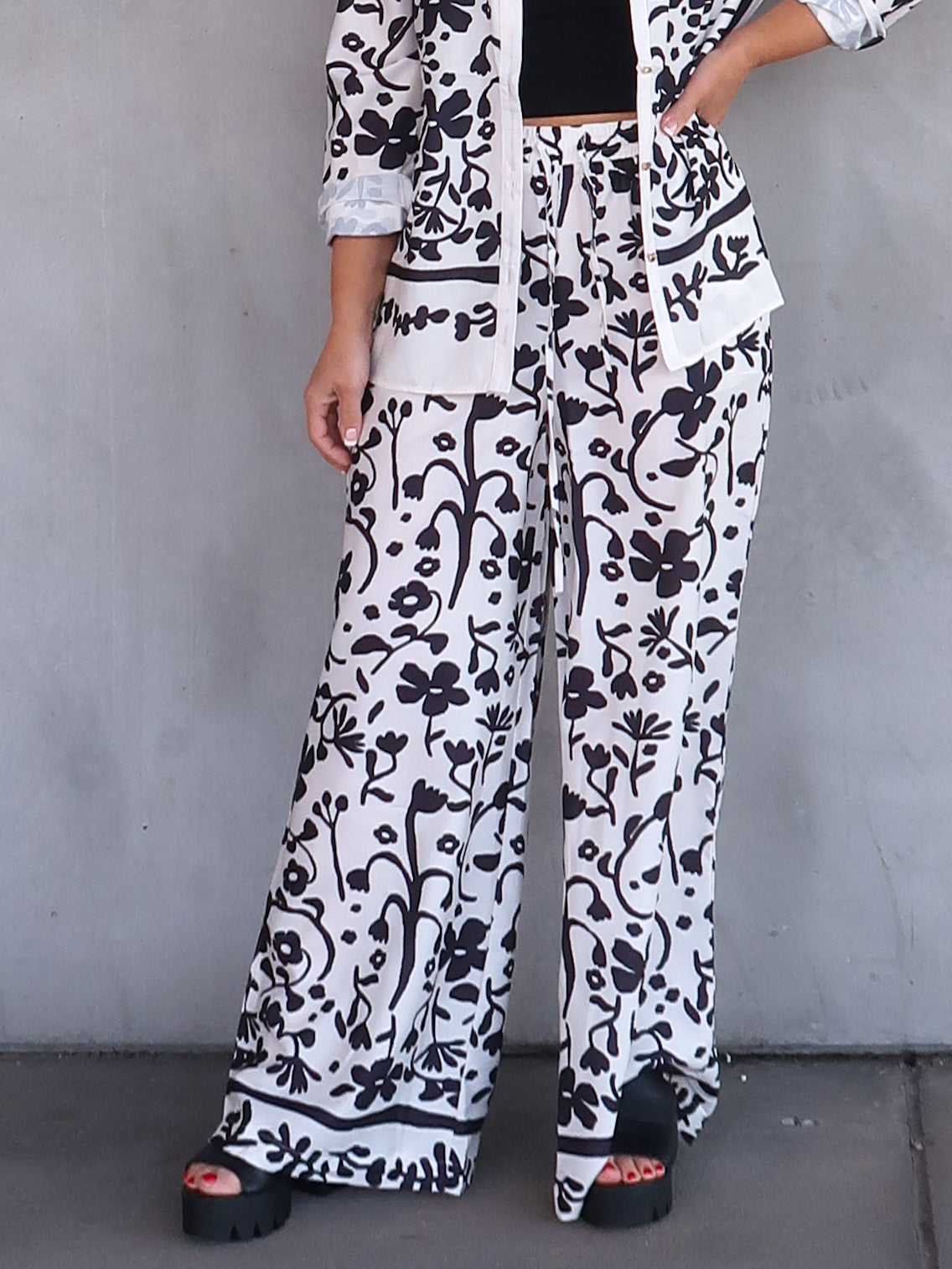 Image of Natalie | Women's High-Waisted Floral Print Wide Leg Pants