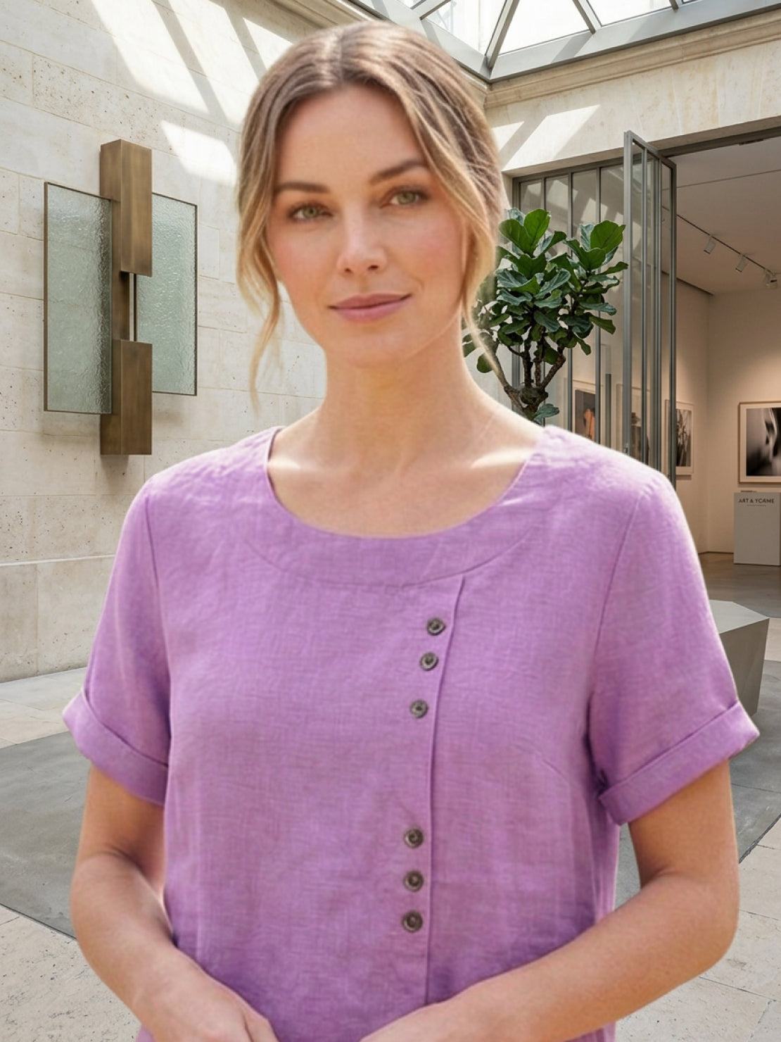 Relaxed Fit Women's Short Sleeve Blouse