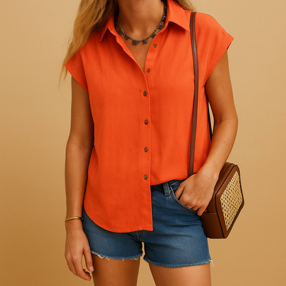 Women’s sleeveless summer shirt with an airy and comfortable fit, ideal for warm days, casual outfits, and versatile summer styling.