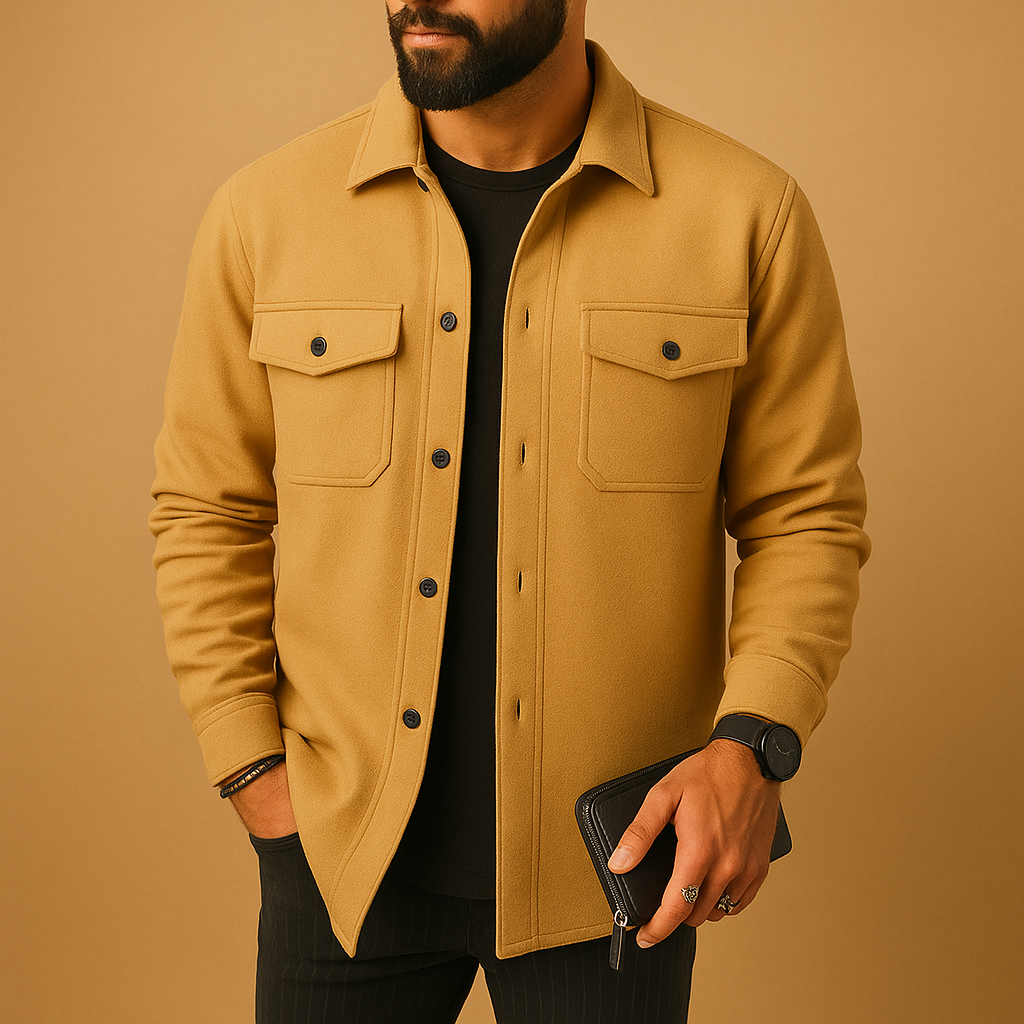 Warm flannel button-up shirt for men with a soft texture and classic fit, ideal for autumn and winter outfits and everyday casual wear.