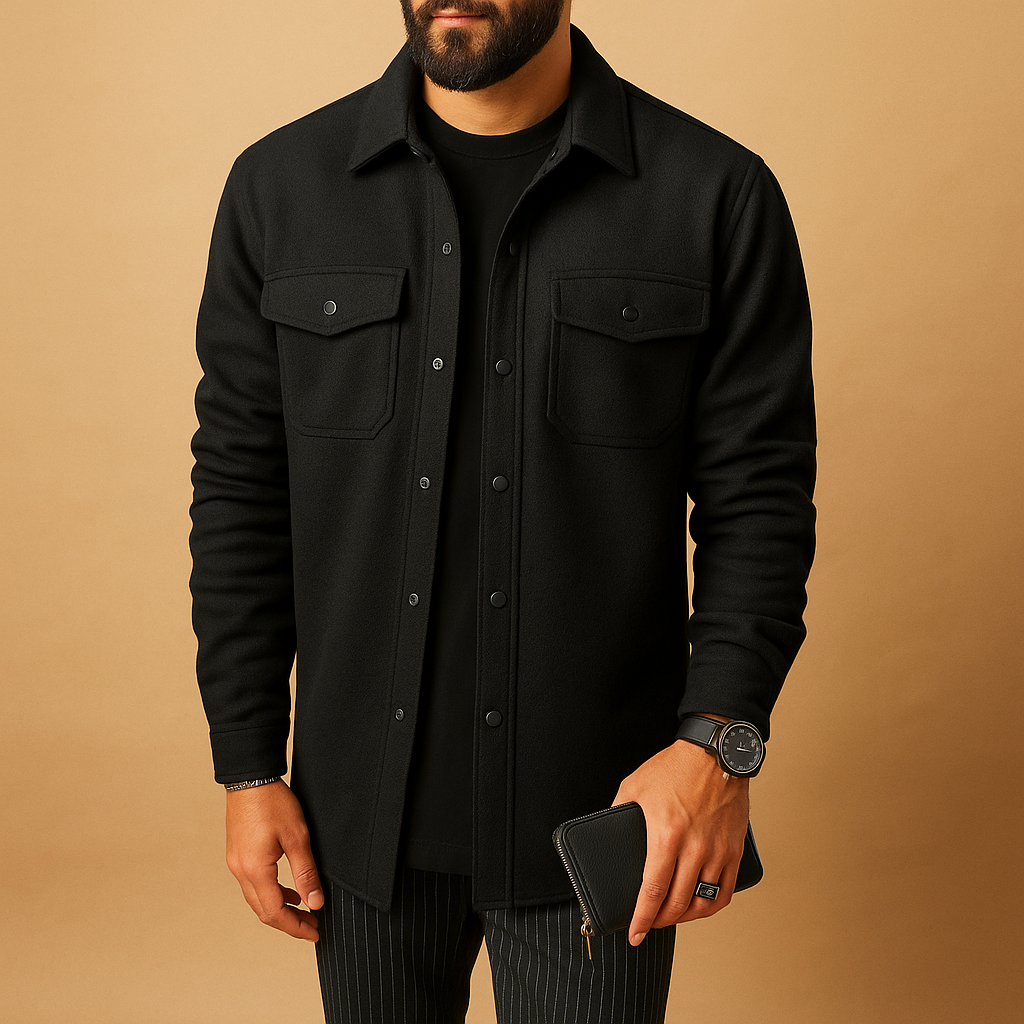 Warm flannel button-up shirt for men with a soft texture and classic fit, ideal for autumn and winter outfits and everyday casual wear.