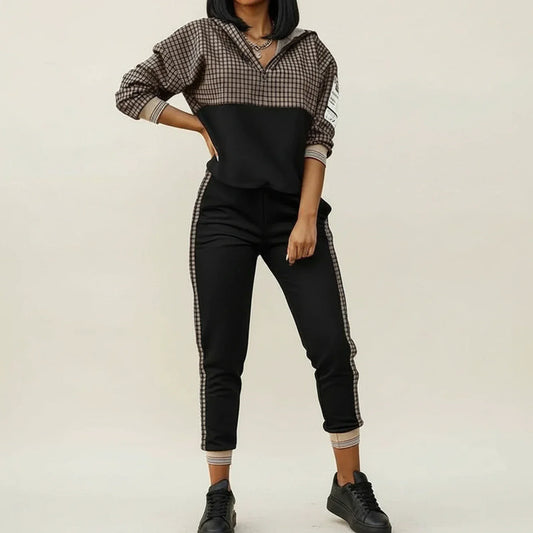 Comfortable Women's 2 Piece Tracksuit Set - VibreMode